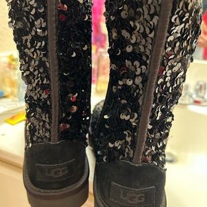 I have a pair of classic pair of black sparkly Uggs sale never worn